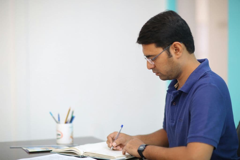 How to Do a Literature Review Outline: Essential Tips